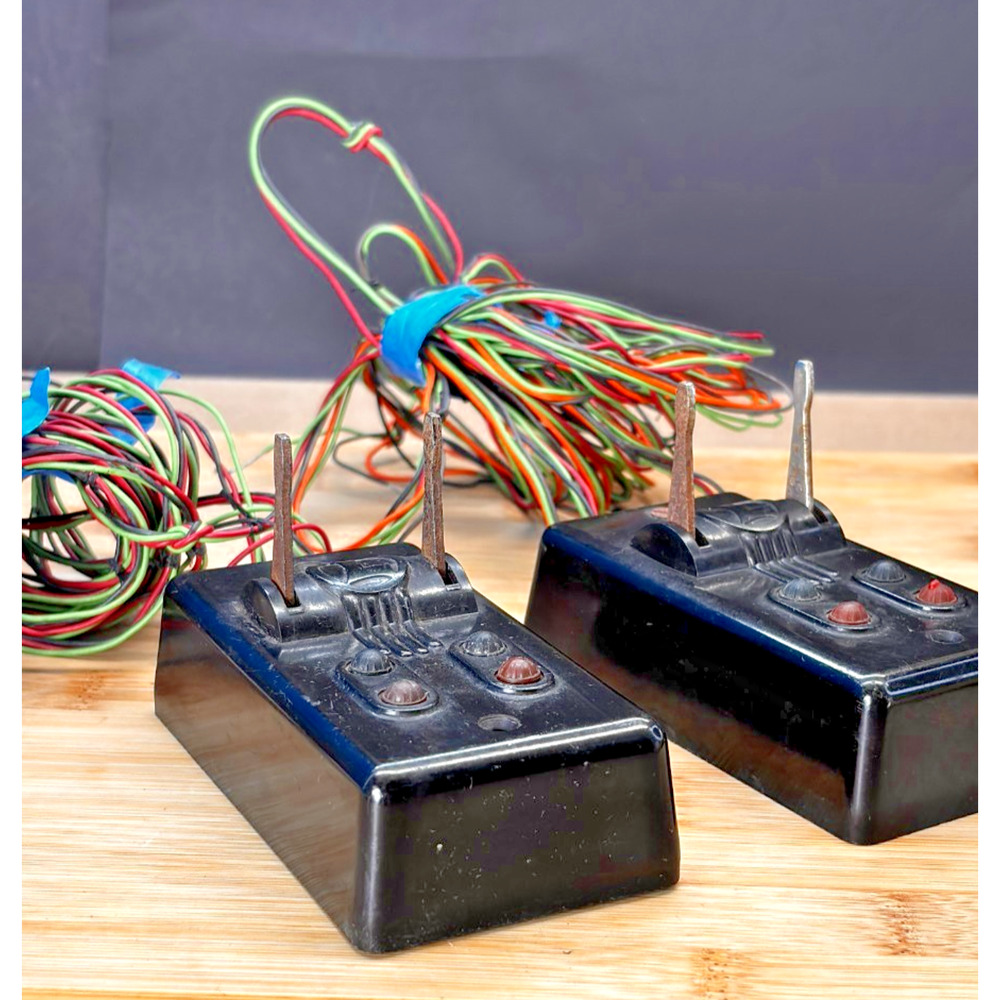 Vintage Lionel O27 Switch Controllers Dual Lever Bakelite Pair Untested
